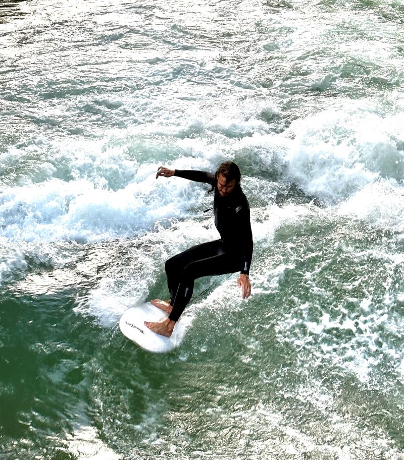 Eisbach Surfing